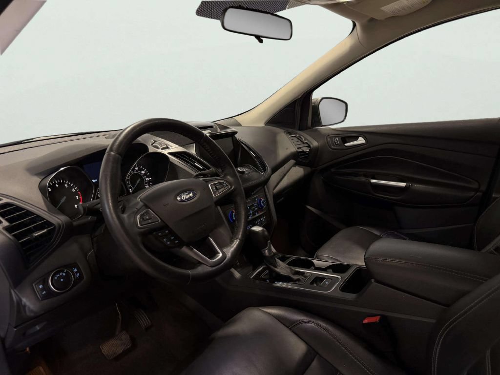 Used 2017 Ford Escape SE w/ SE Leather Comfort Package FWD image 14