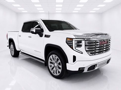 Used 2024 GMC Sierra 1500 Denali w/ Denali Reserve Package AWD/4WD image 2