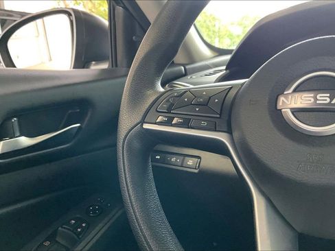 Used 2025 Nissan Altima 2.5 SV FWD image 8