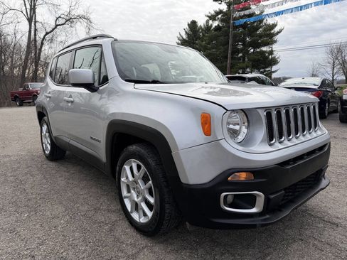Used 2019 Jeep Renegade Latitude w/ Popular Equipment Group image 3