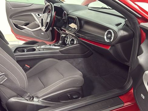 Used 2019 Chevrolet Camaro LT w/ RS Package image 18