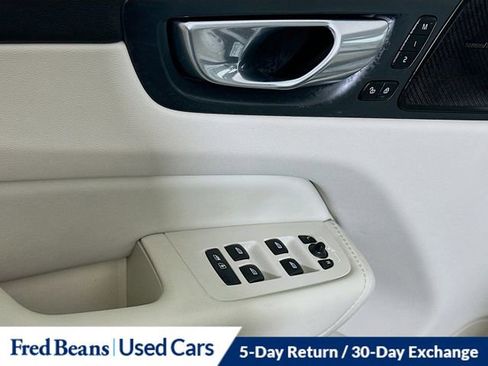 Used 2023 Volvo XC60 B5 Ultimate w/ Climate Package image 19