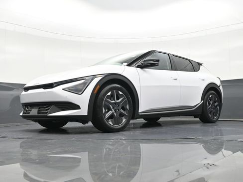 Used 2025 Kia EV6 Light RWD image 28