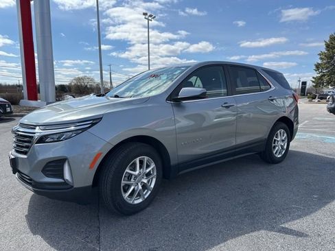Used 2024 Chevrolet Equinox LT AWD/4WD image 3