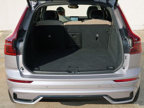 Used 2026 Volvo XC60 B5 Core w/ Climate Package AWD/4WD image 10