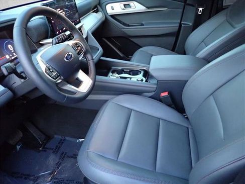 New 2026 Ford Explorer Active w/ Active Comfort Package image 13