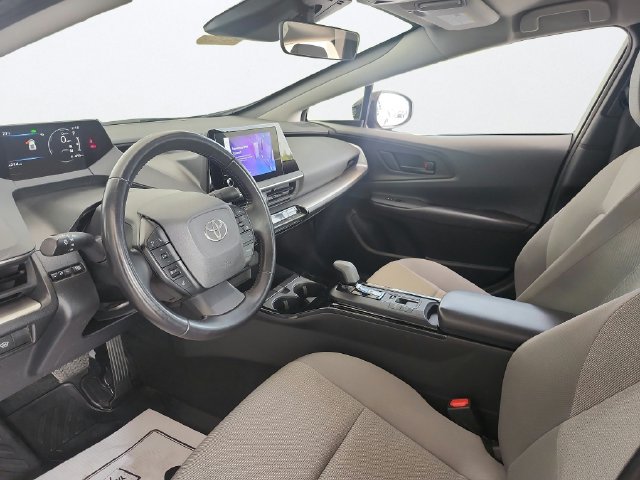 Used 2024 Toyota Prius LE AWD/4WD image 11