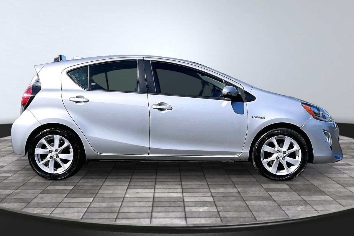 Used 2015 Toyota Prius C Three FWD image 8