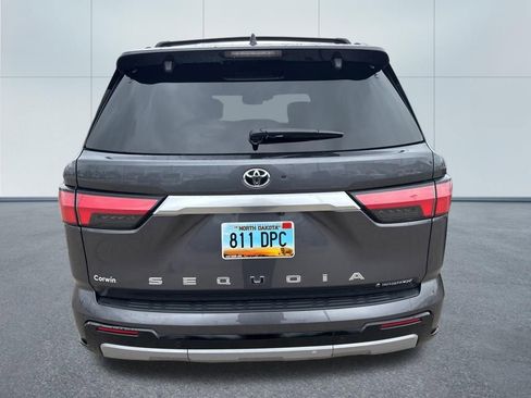 Used 2025 Toyota Sequoia Capstone AWD/4WD image 5