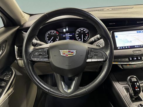 Used 2022 Cadillac XT4 Luxury w/ Driver Awareness Package FWD image 31