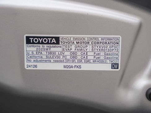 Certified 2025 Toyota Corolla SE image 28