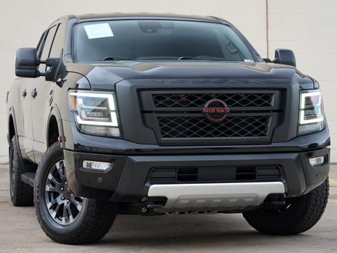 Used 2023 Nissan Titan PRO-4X AWD/4WD image 2