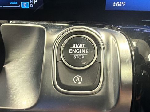 Used 2025 Mercedes-Benz GLB 250 image 27