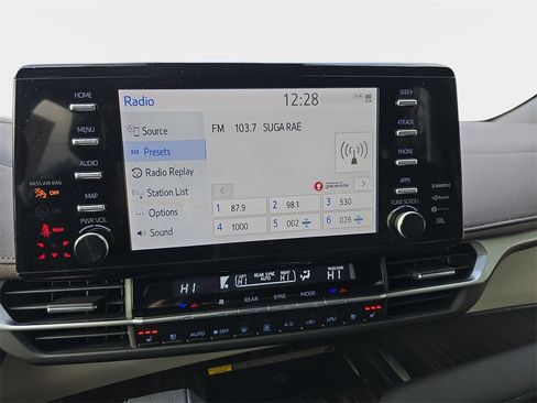 Used 2024 Toyota Sienna Platinum image 25