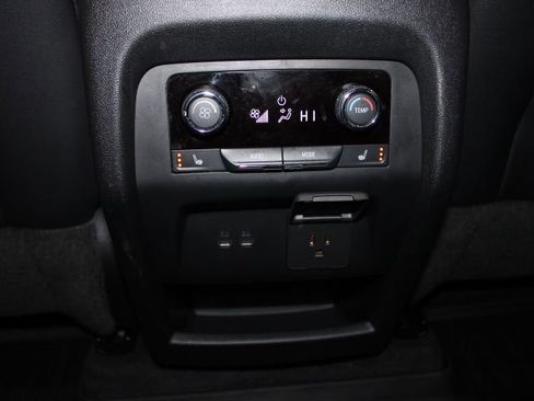 Used 2024 Chevrolet Traverse RS image 24