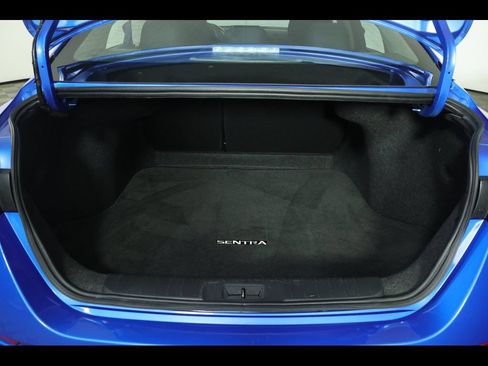 Used 2024 Nissan Sentra SV FWD image 16