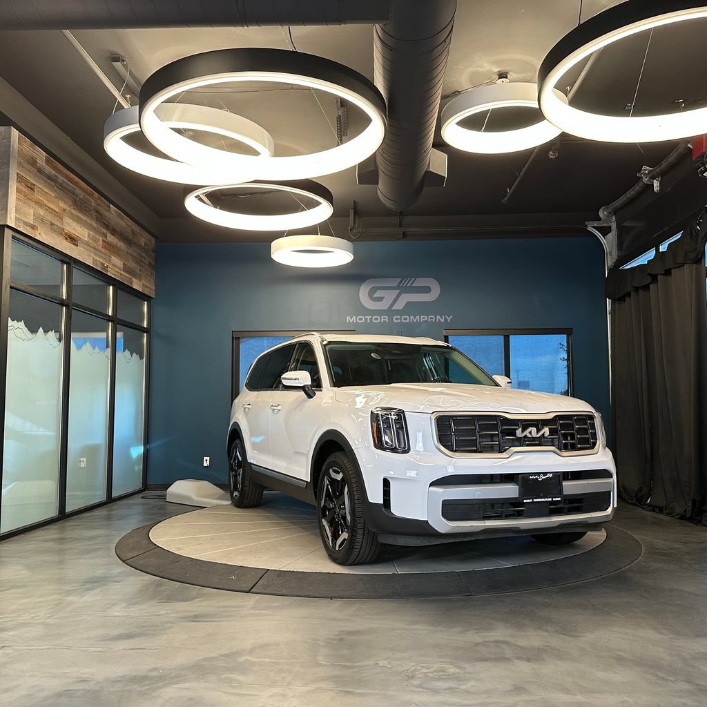 Used 2025 Kia Telluride S AWD/4WD image 1