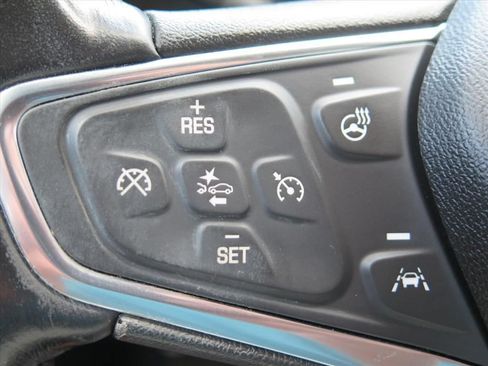 Used 2020 Chevrolet Equinox Premier FWD image 14