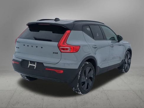 New 2026 Volvo XC40 B5 Ultra w/ Protection Package Premier image 6