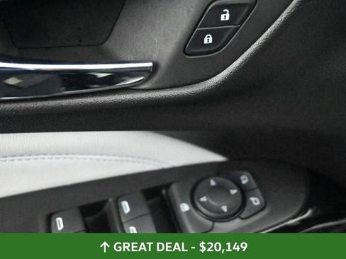 Used 2025 Chevrolet Trax LT image 26