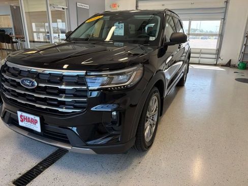Used 2025 Ford Explorer Active w/ Active Comfort Package AWD/4WD image 5