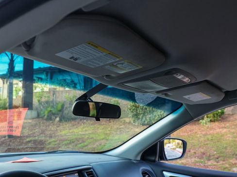 Used 2020 Nissan Pathfinder S image 13