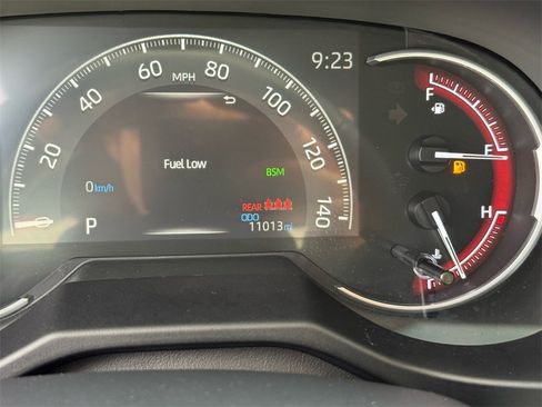 Used 2024 Toyota RAV4 XLE Premium image 28