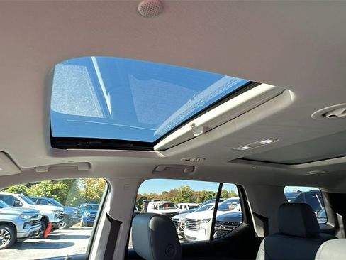 Used 2020 Chevrolet Traverse Premier w/ LPO, Floor Liner Package image 16