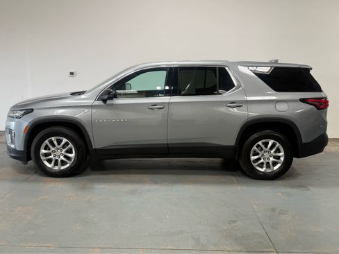 Used 2023 Chevrolet Traverse LS AWD/4WD image 2