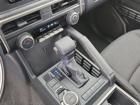 Used 2025 Toyota 4Runner SR5 AWD/4WD image 28