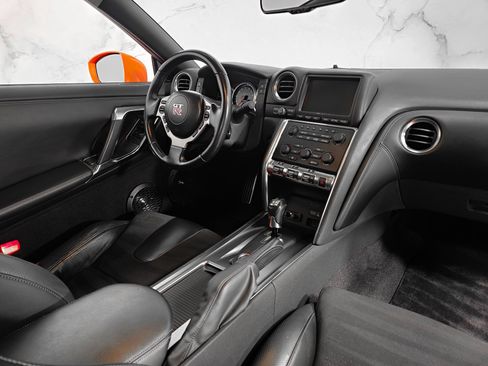 Used 2010 Nissan GT-R Premium AWD/4WD image 18