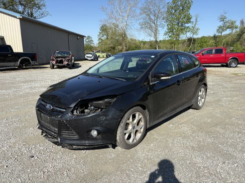 Used 2014 Ford Focus Titanium FWD image 1