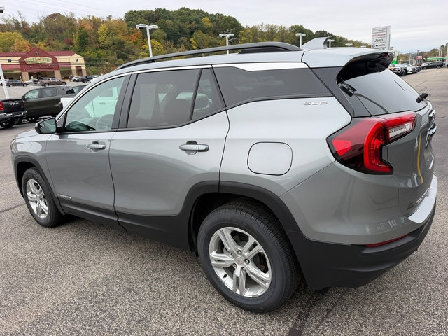 Used 2024 GMC Terrain SLE w/ Driver Convenience Package AWD/4WD image 3