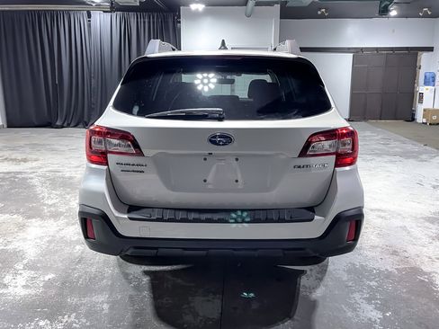 Used 2019 Subaru Outback 2.5i Premium image 7