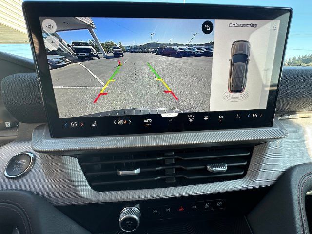 Used 2025 Ford Explorer Active AWD/4WD image 16
