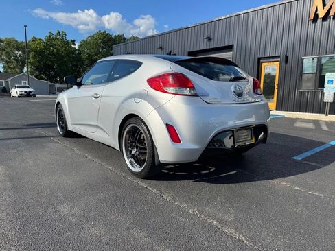 Used 2012 Hyundai Veloster w/ Style Pkg FWD image 2