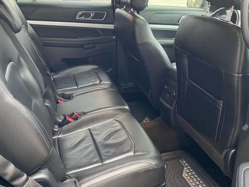 Used 2016 Ford Explorer XLT w/ Equipment Group 202A image 33