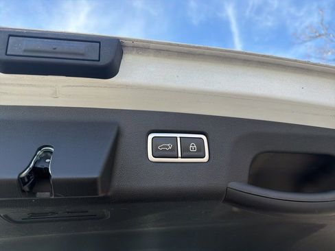 Used 2023 Kia Sorento SX image 7