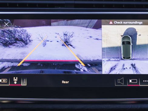 Used 2022 Audi Q8 Premium Plus w/ Premium Plus Package image 16