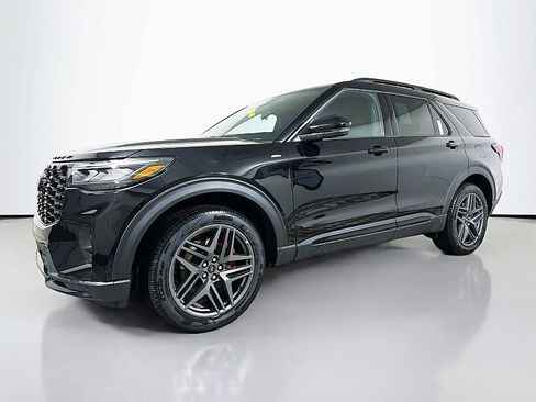 New 2026 Ford Explorer ST-Line w/ ST-Line Street Pack image 3