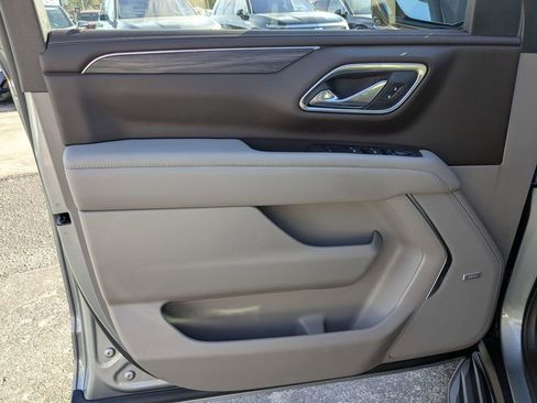 Certified 2024 GMC Yukon XL SLT w/ SLT Luxury Package image 19