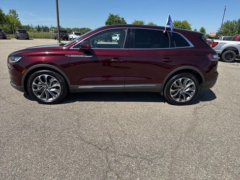 Used 2023 Lincoln Nautilus Reserve AWD/4WD image 3