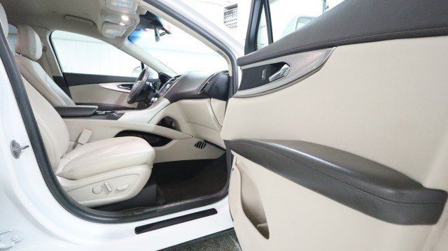 Used 2020 Lincoln Nautilus FWD image 10