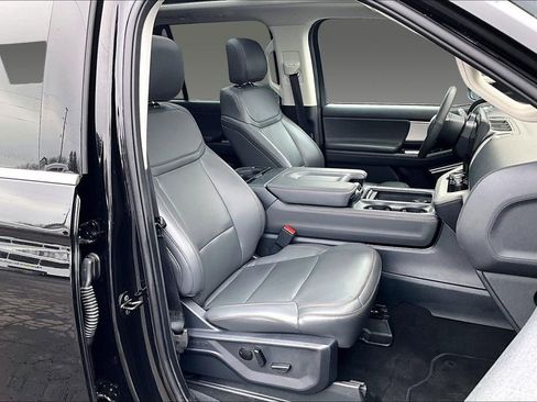 Used 2025 Ford Expedition Max Active image 4