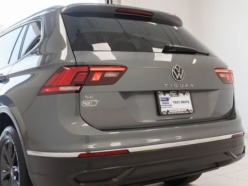 Used 2024 Volkswagen Tiguan SE FWD image 9