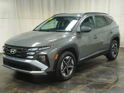 Used 2025 Hyundai Tucson SEL AWD/4WD image 2