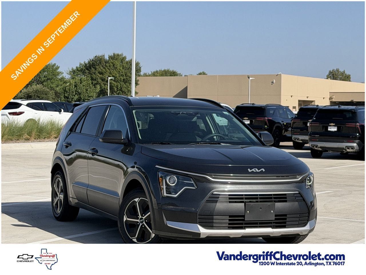 Used 2025 Kia Niro LX FWD image 2