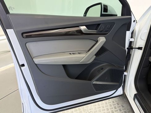 Used 2019 Audi Q5 Prestige w/ Prestige Package AWD/4WD image 11