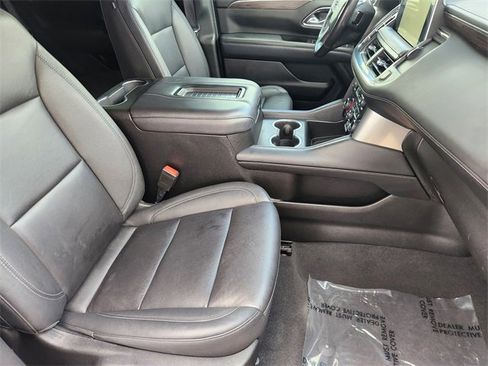 Used 2022 Chevrolet Tahoe Z71 w/ Luxury Package AWD/4WD image 20