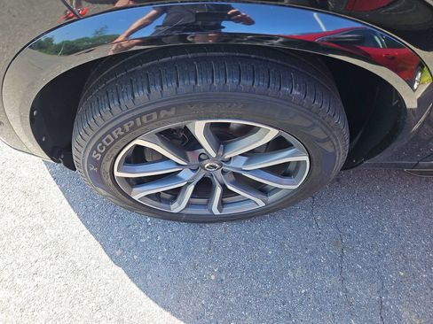 Used 2018 Volvo XC90 T5 Momentum w/ Convenience Package AWD/4WD image 3